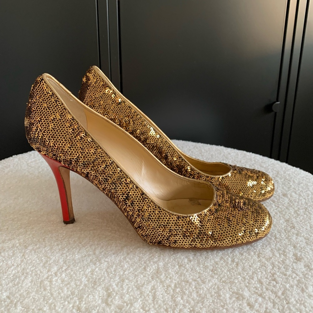 Kate Spade Elegant Gold Sequin Party Pumps With Red Heels